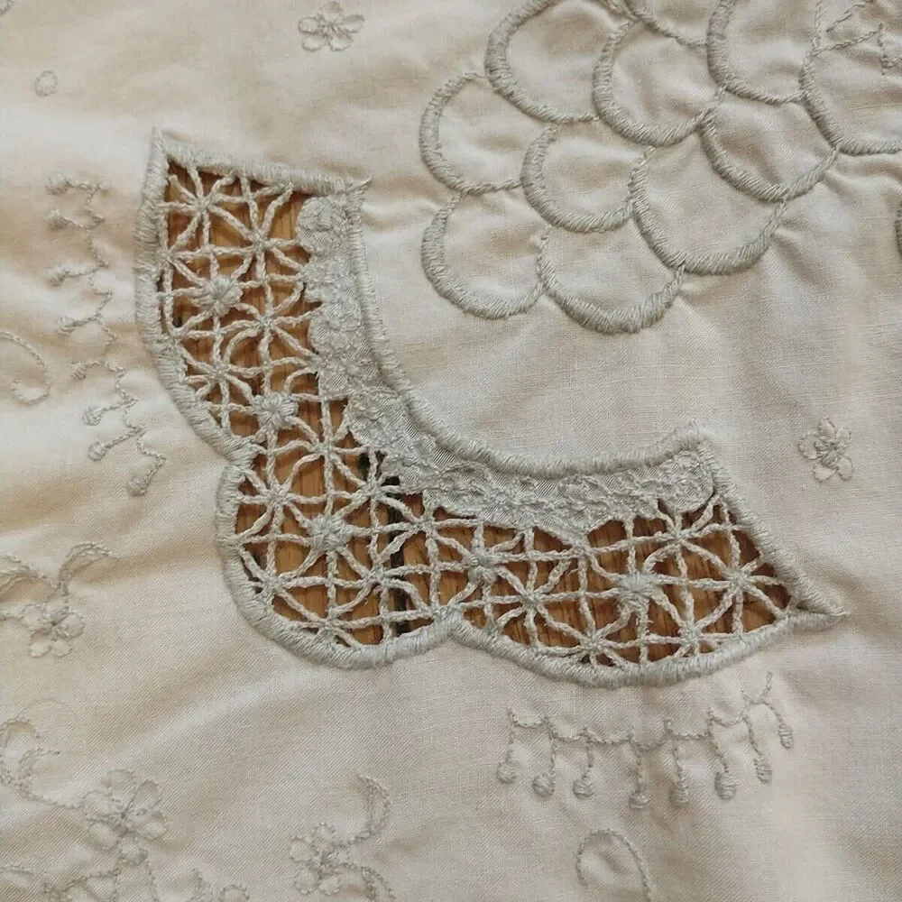 Large Tablecloth Embroidered Floral Cream Scalloped Trim Lightweight Oval Neutra